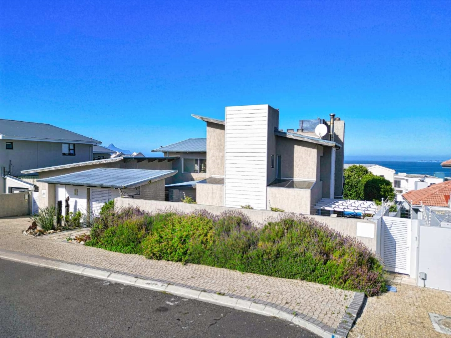 5 Bedroom Property for Sale in Bloubergstrand Western Cape